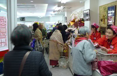 スーパーやまと店内での販売